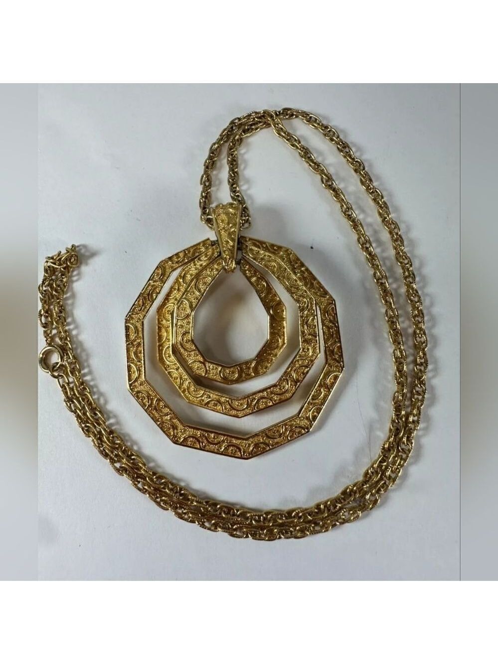  Trifari Pendant Interlocking Chain Necklace